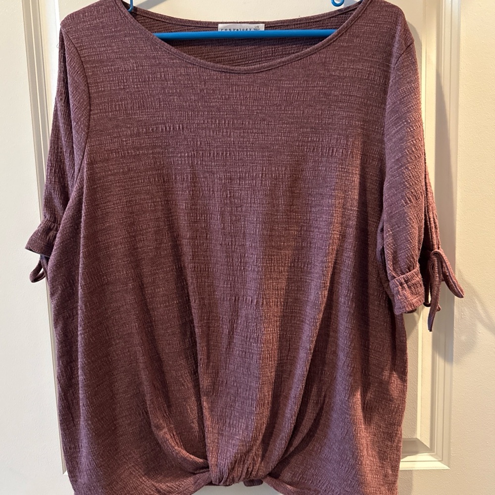Elegant Short Sleeve Top with Knot Detail